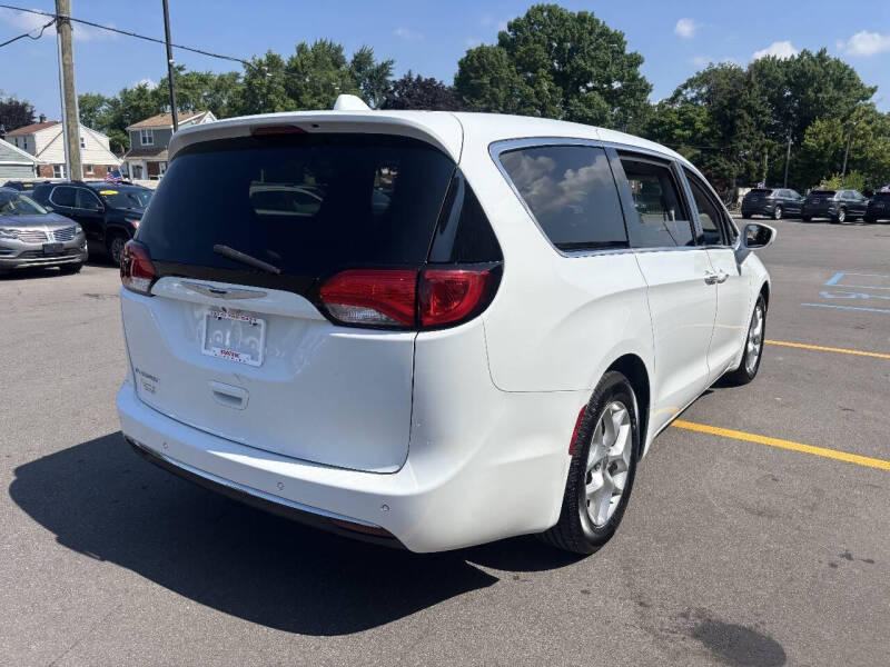 2018 Chrysler Pacifica Touring Plus