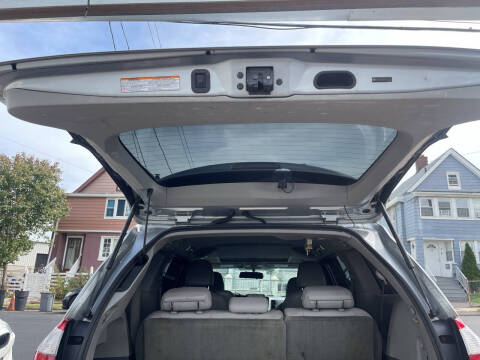 2015 Toyota Sienna XLE 7-Passenger Auto Access Seat