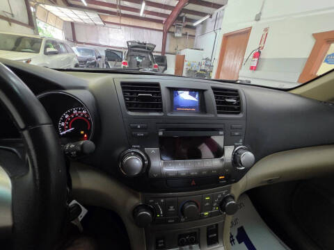 2011 Toyota Highlander SE