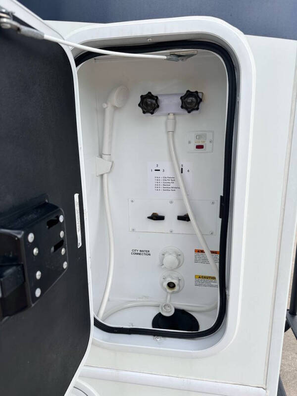 2022 Jayco Grayhawk 27, King Bed  Sleeps 6 , Gas Engine