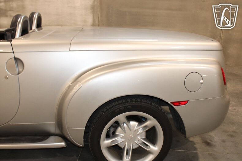 2004 Chevrolet SSR LS