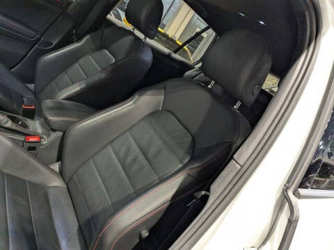 2019 Volkswagen Golf GTI SE