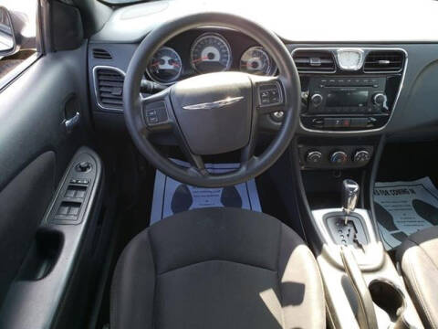 2013 Chrysler 200 LX