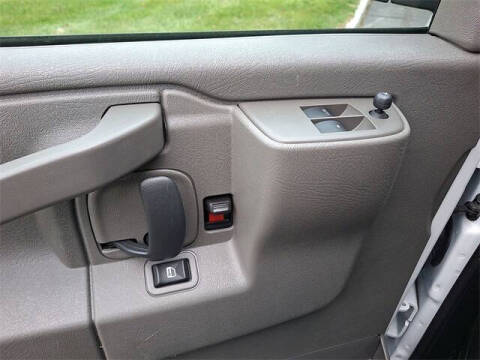 2024 Chevrolet Express LT 3500