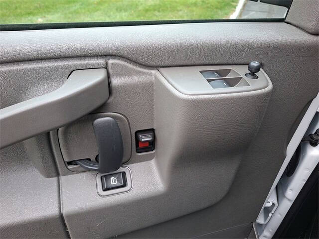 2024 Chevrolet Express LT 3500