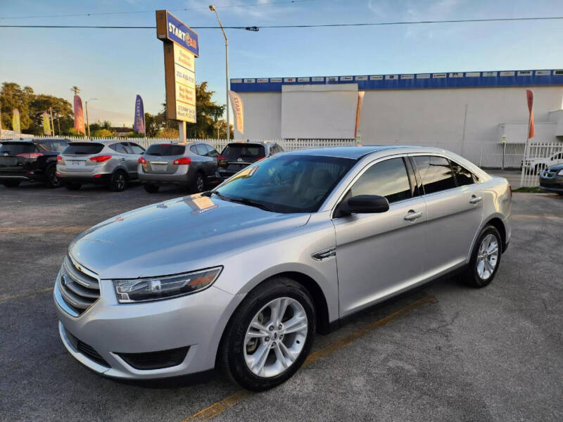 2017 Ford Taurus SE
