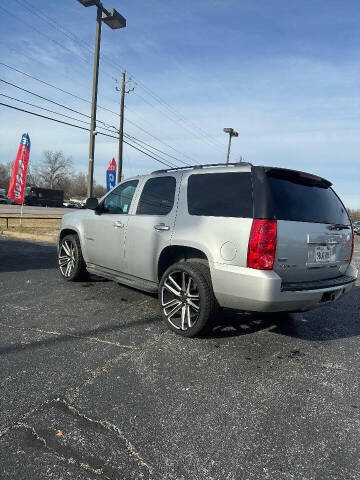 2011 GMC Yukon SLE