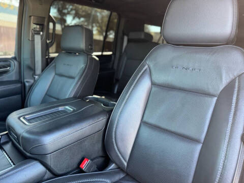 2023 GMC Yukon XL Denali