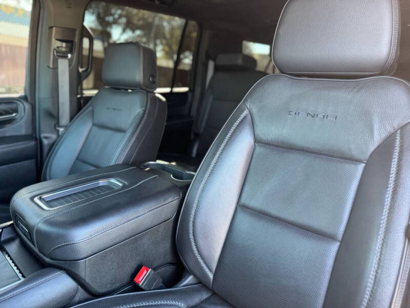 2023 GMC Yukon XL Denali