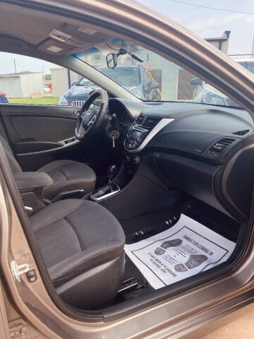 2012 Hyundai Accent SE