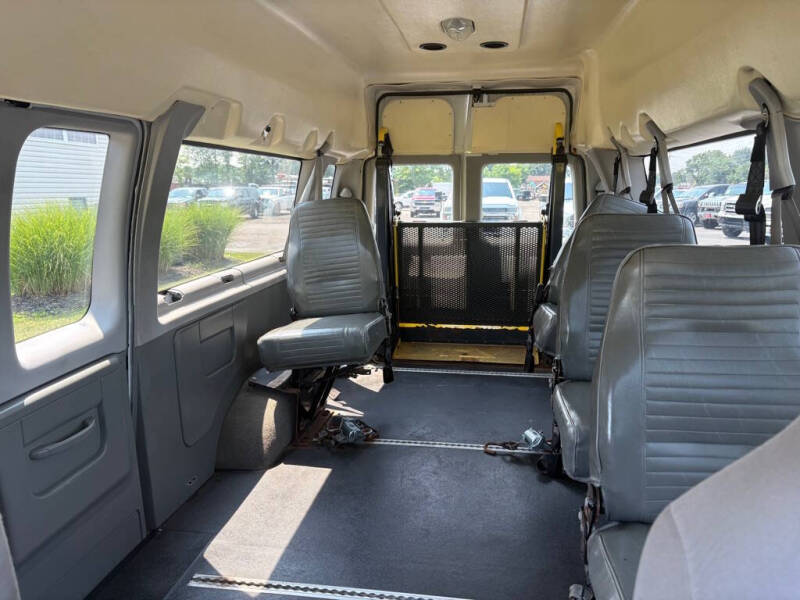 2012 Ford E-Series E-350 SD XL