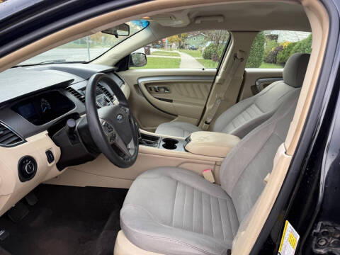 2013 Ford Taurus SE