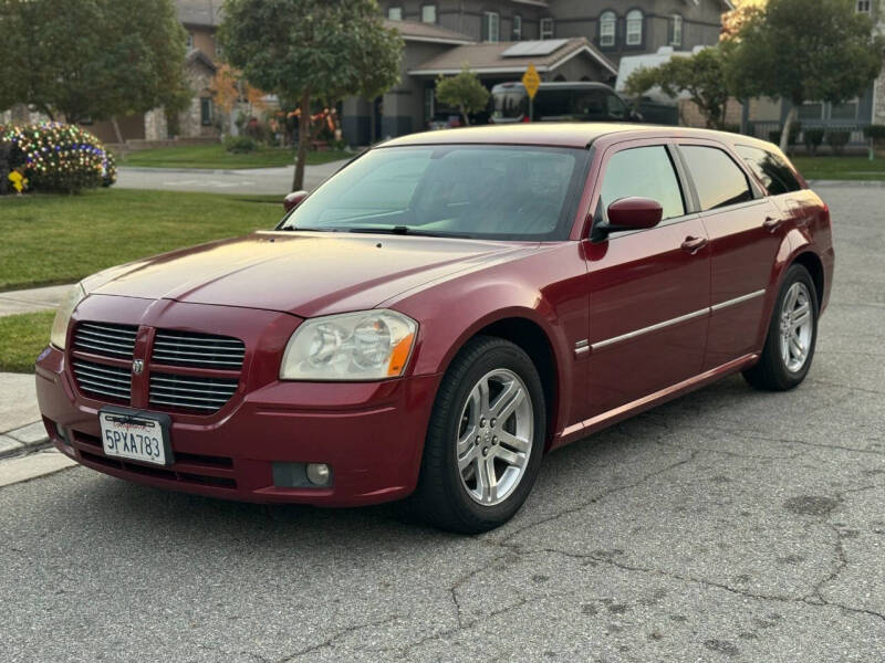 2005 Dodge Magnum R/T photo 3