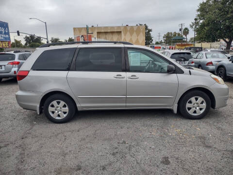 2005 Toyota Sienna CE 7 Passenger