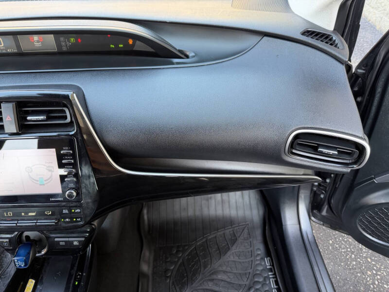 2021 Toyota Prius XLE