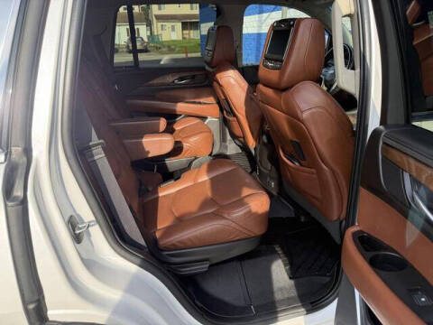 2019 Cadillac Escalade Luxury