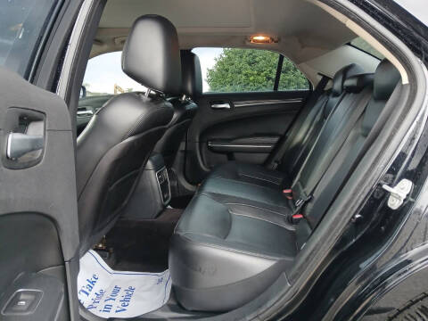 2017 Chrysler 300 Limited