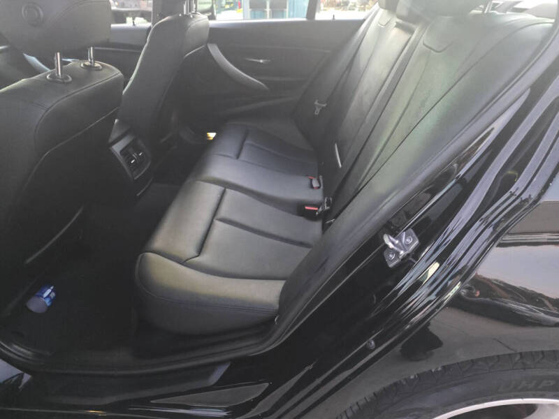 2013 BMW 3 Series 320i