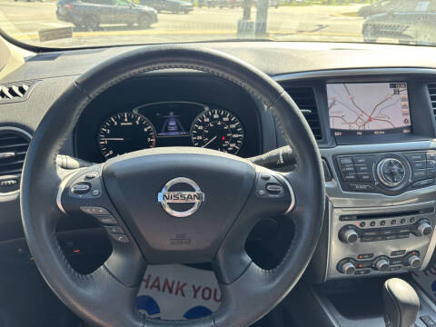 2017 Nissan Pathfinder SL