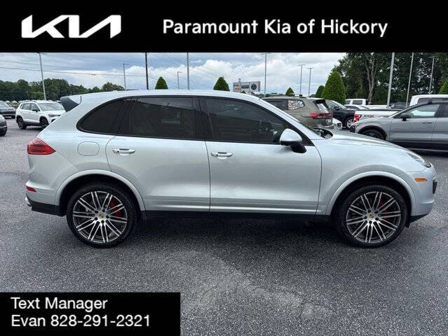 2017 Porsche Cayenne Platinum Edition