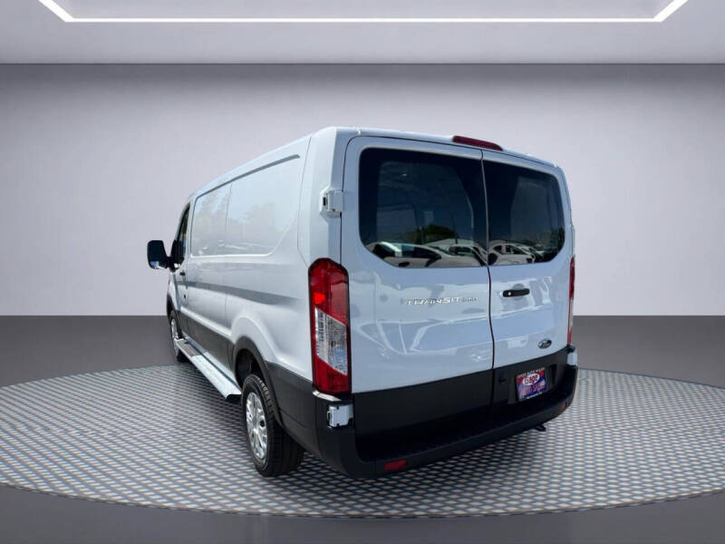 2025 Ford Transit
