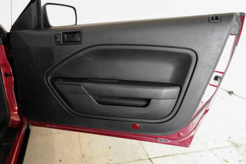 2005 Ford Mustang V6 Deluxe