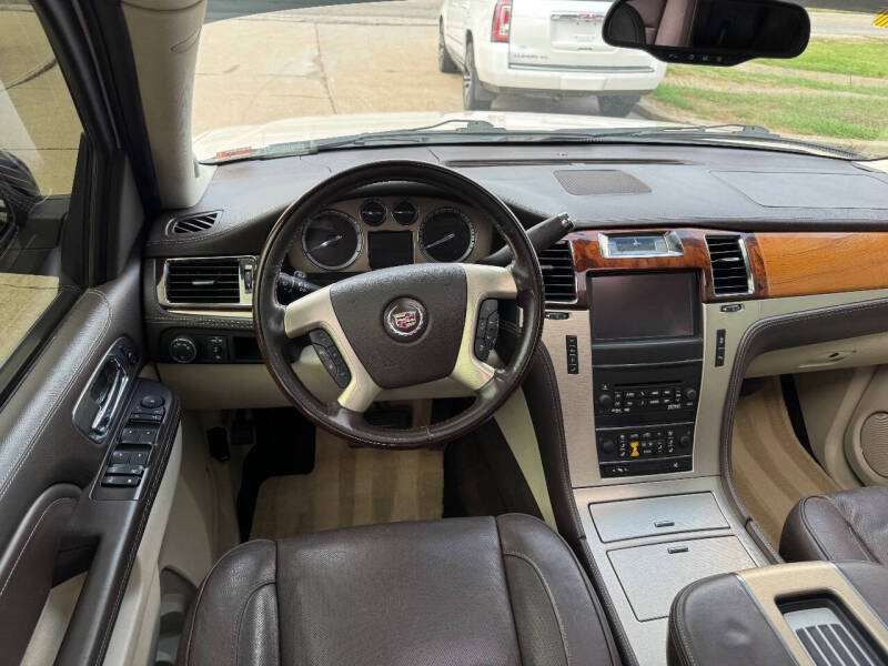 2013 Cadillac Escalade Platinum Edition