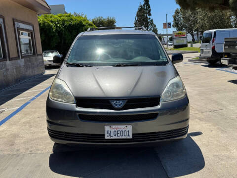 2005 Toyota Sienna LE 7 Passenger