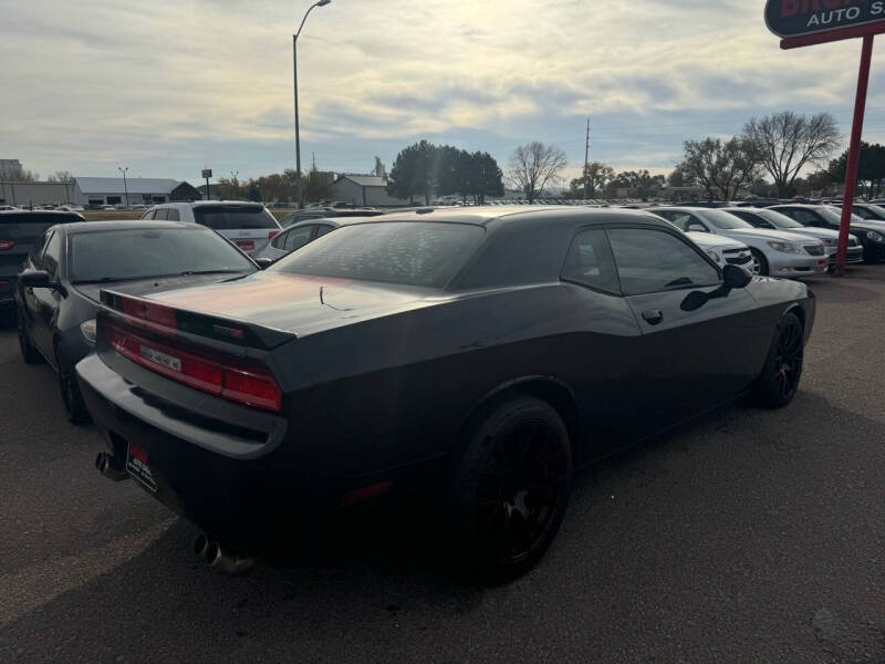 2013 Dodge Challenger SRT8 photo 4