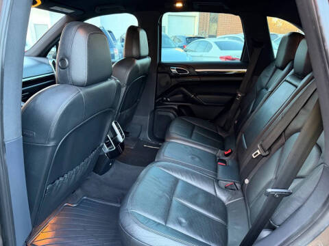 2014 Porsche Cayenne Platinum