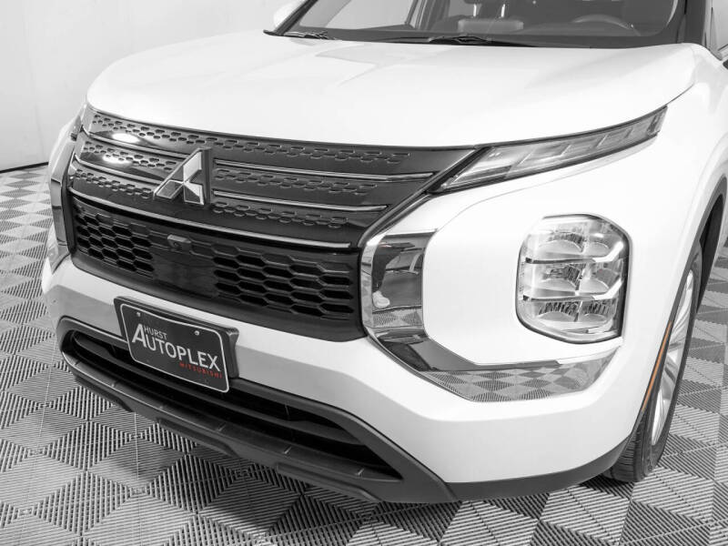 2023 Mitsubishi Outlander ES