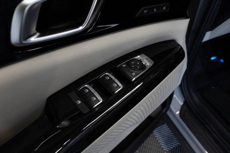 2024 Kia Carnival SX