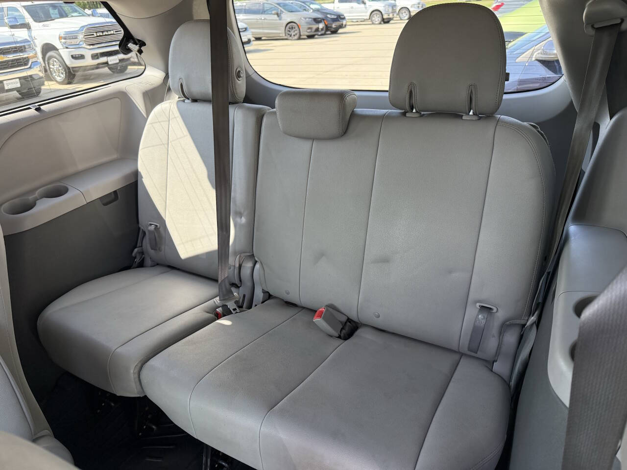 2018 Toyota Sienna XLE Premium photo 7