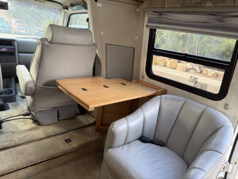 2004 Winnebago Rialta 22HD
