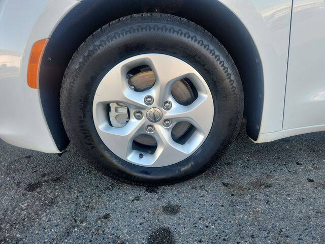 2017 Chrysler Pacifica Hybrid Touring Plus