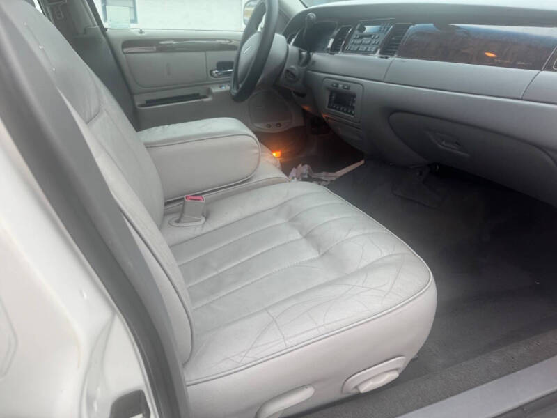 1998 Lincoln Town Car Executive