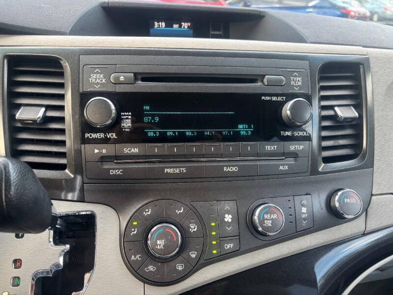 2011 Toyota Sienna