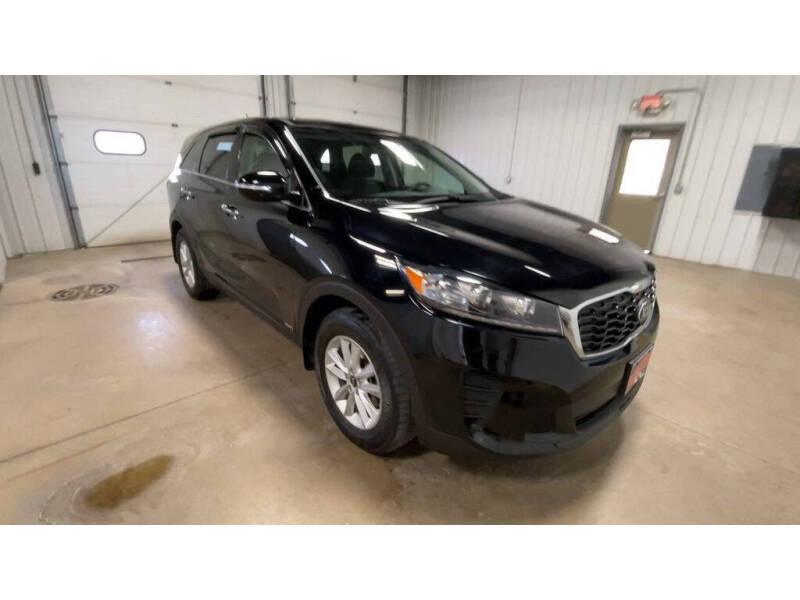 Used 2019 Kia Sorento LX with VIN 5XYPGDA38KG459526 for sale in Hazel Green, WI