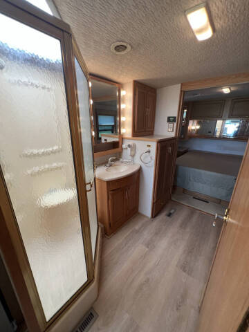 2001 Winnebago Journey 36L