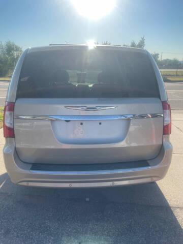 2015 Chrysler Town and Country Touring-L