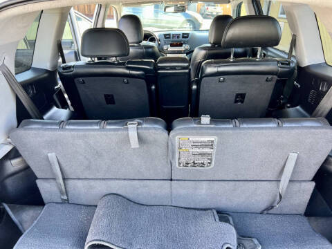 2012 Toyota Highlander SE