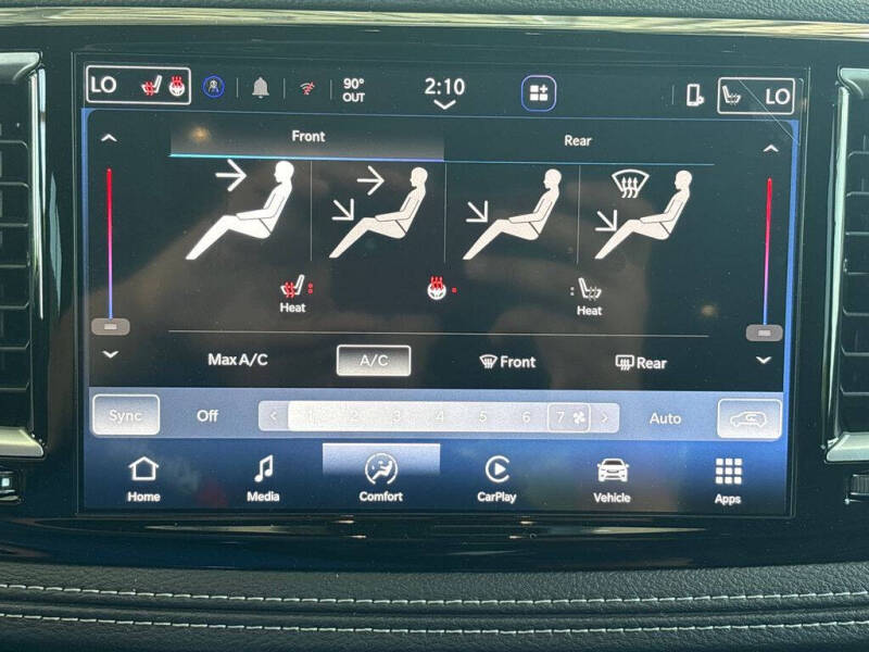 2027 Chrysler Pacifica Select