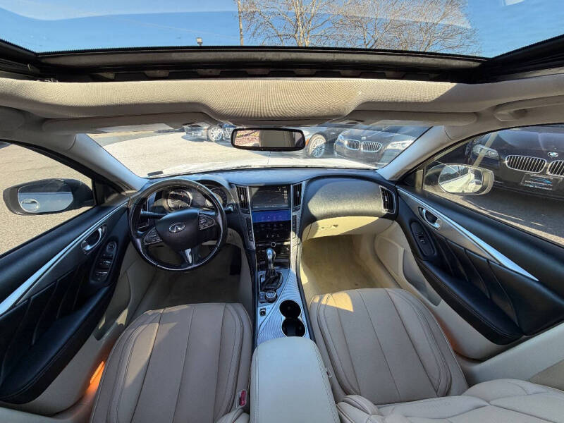 2015 Infiniti Q50 Premium