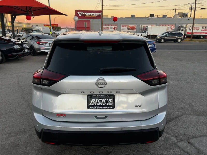 2024 Nissan Rogue SV