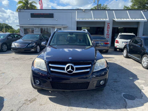 2010 Mercedes-Benz GLK for sale at America Auto Wholesale Inc in Miami FL