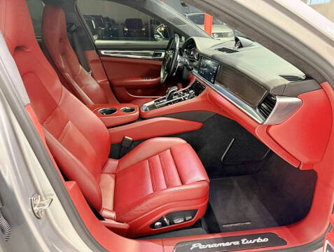 2017 Porsche Panamera Turbo