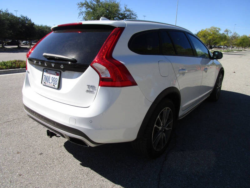 2015 Volvo V60 Cross Country T5 Platinum