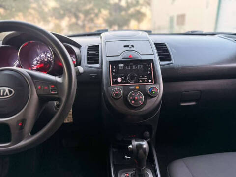 2011 Kia Soul +