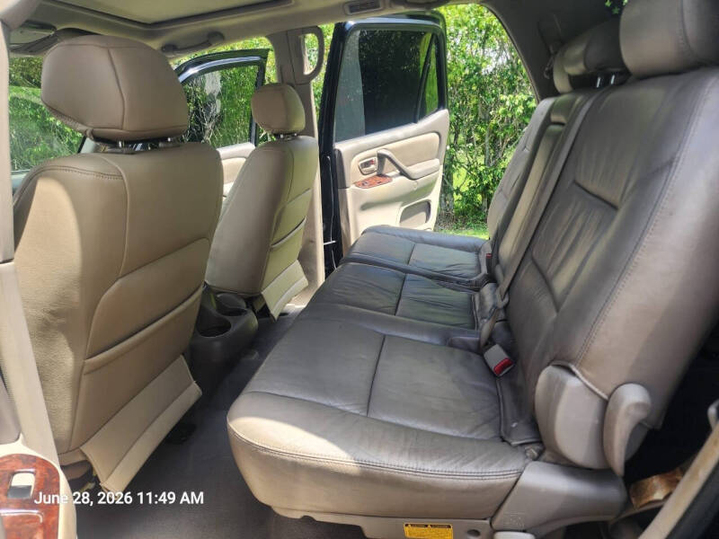 2005 Toyota Sequoia SR5