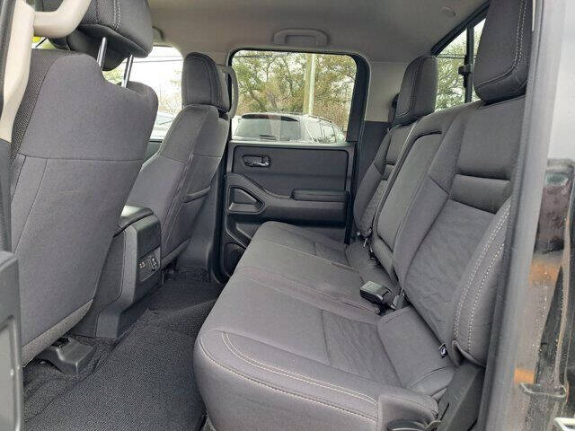 2023 Nissan Frontier SV